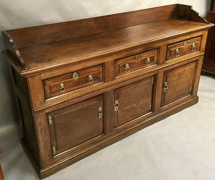 18th century Serving Oak Dresser