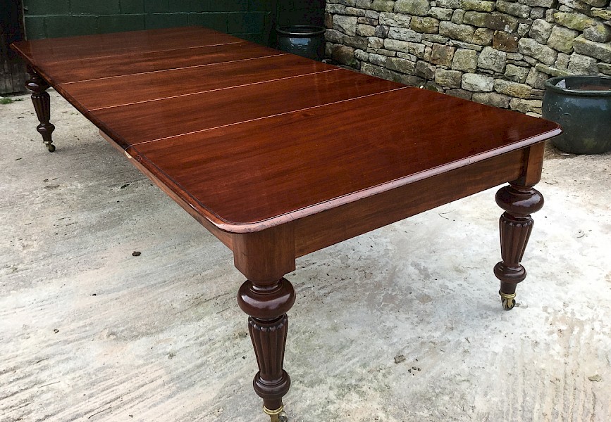 Victorian Mahogany Extending Dining Table 3 Leaves sets 10