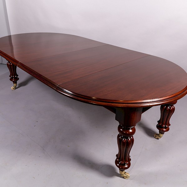 Victorian Mahogany 2 Leaf Extending Dining Table