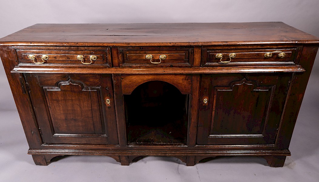 Early 18th century Oak Dresser