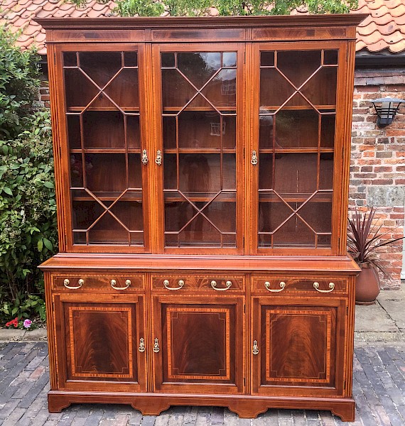 Superb late Victorian Inlaid Mahogany large Bookcase