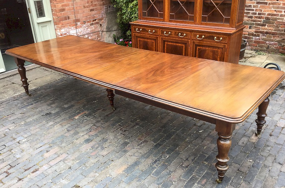 Large Early Victorian Mahogany Dining Table seats 14