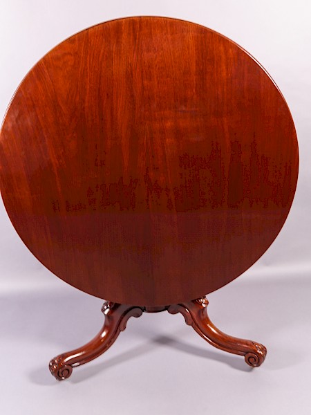 Victorian Mahogany Circular Dining Table seats 4
