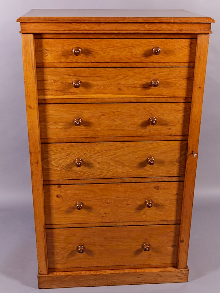Oak Wellington Chest Victorian