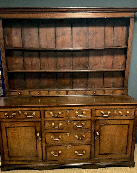 Very good 18th century Oak Dresser