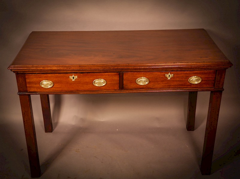 An 18th century serving table in Mahogany