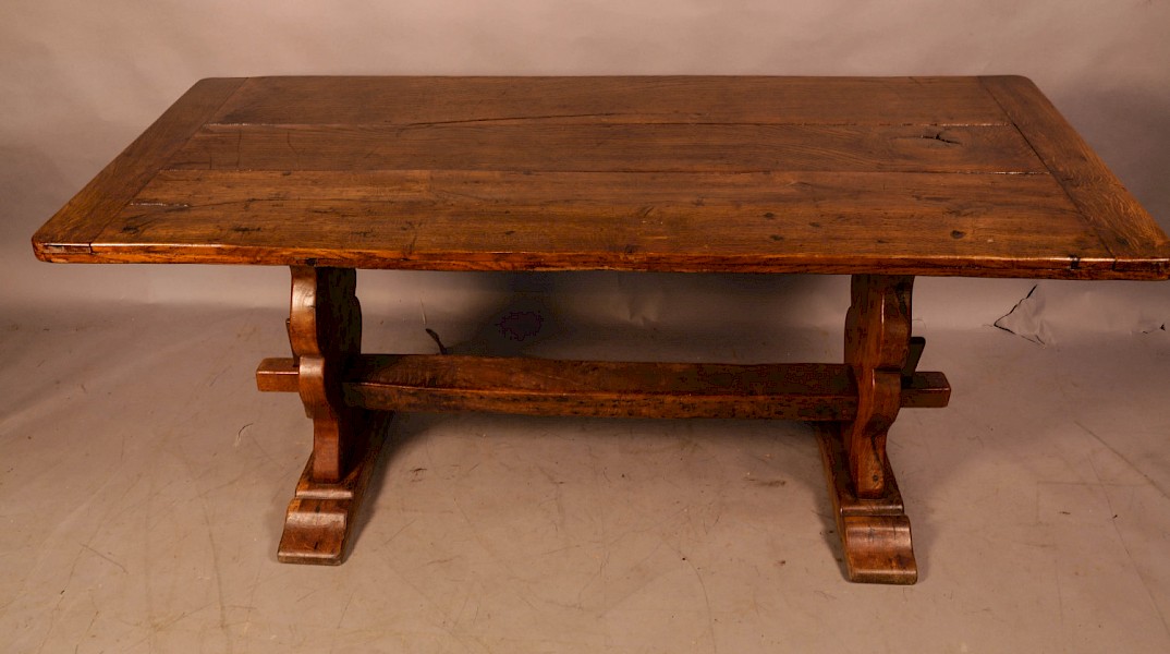 A 19th century Oak Refectory Table seats 6