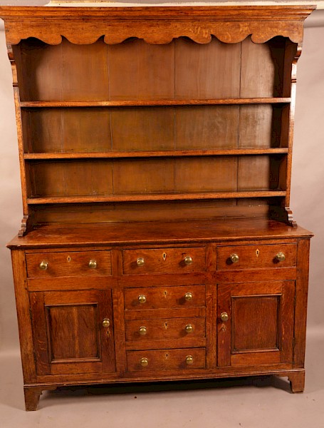 A Good early 19th c Welsh Dresser