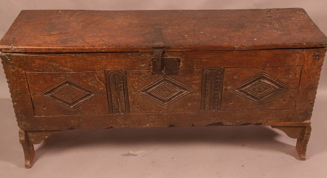 An Early 17th century 5 plank coffer